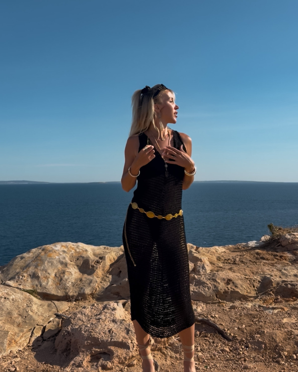 schwarzes netzkleid damen kapuze boho style