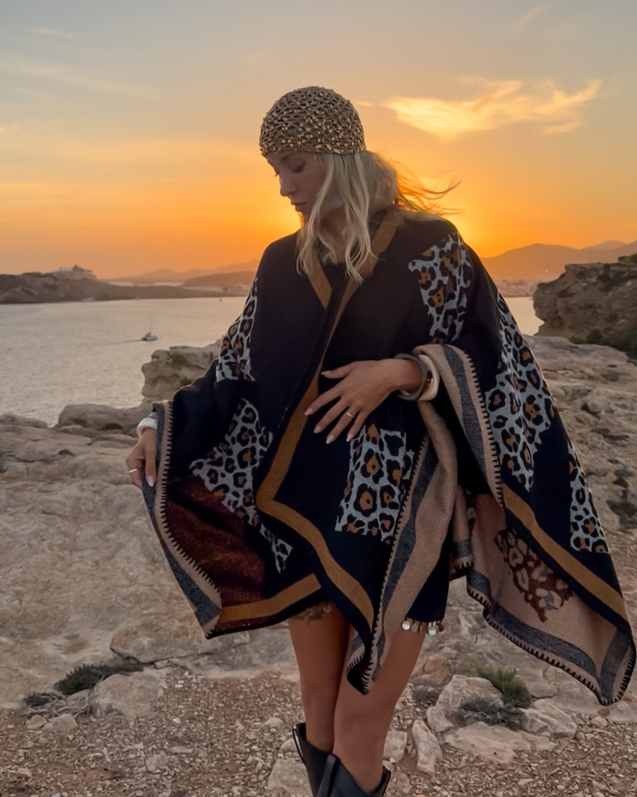 Poncho Cape mit Leopard Muster und schönem klassichen Design 