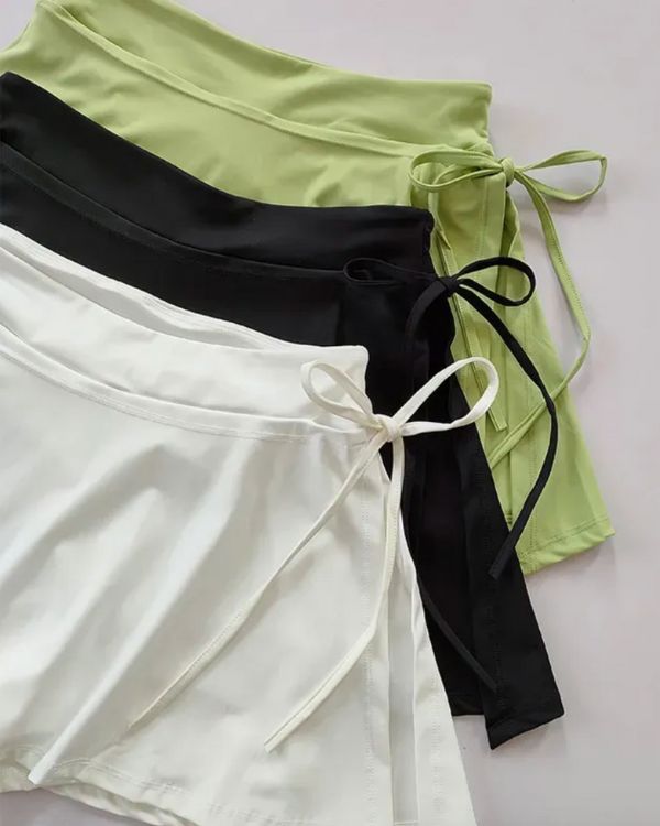 Tennisrock Mini Rock mit Unter Leggings in drei diversen Farben 