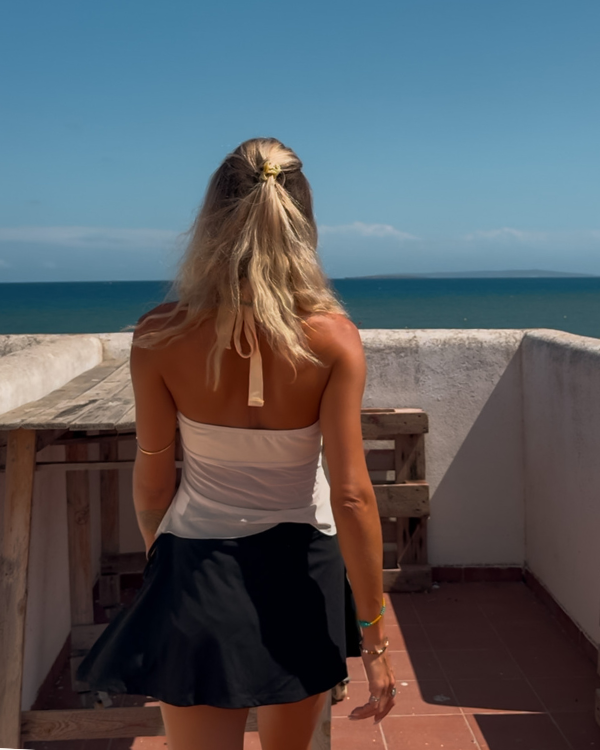 Transparentes Sommer-Top mit Neckholder und Rückenfrei