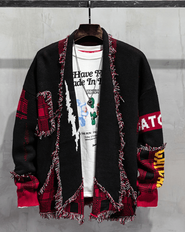 Cardigan Herren im Streetstyle schwarz und rote Farben und Fransen